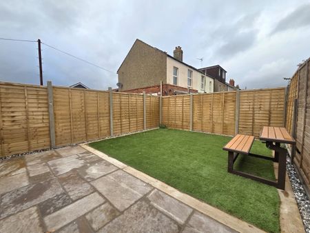 Felix Road, Gosport - Photo 2