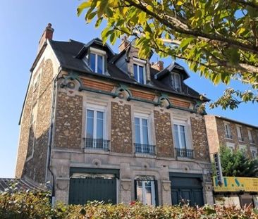 Dans un quartier résidentiel calme, nous vous proposons ce charmant... - Photo 5