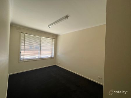 Ivanhoe East - Photo 2