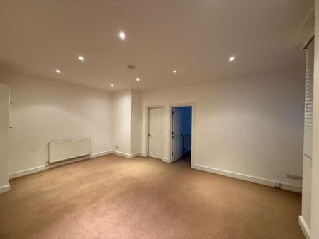 2 Bed Flat, Barry Road, SE22 - Photo 2