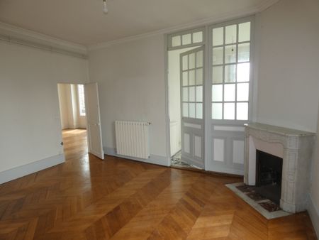 Location Appartement 3 pièces 117m² JOIGNY 89300 - Photo 2