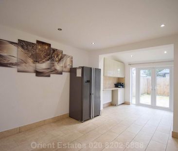 5 bedroom semi-detached house to rent - Photo 2