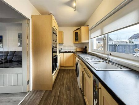 2 bedroom terraced house to rent - Photo 4