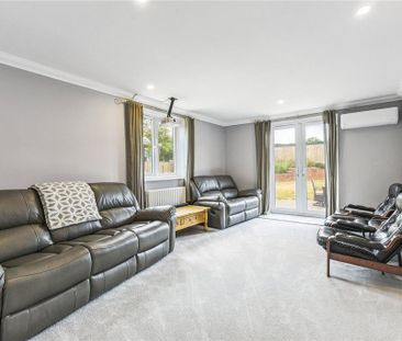 6 bedroom detached house to rent - Photo 4