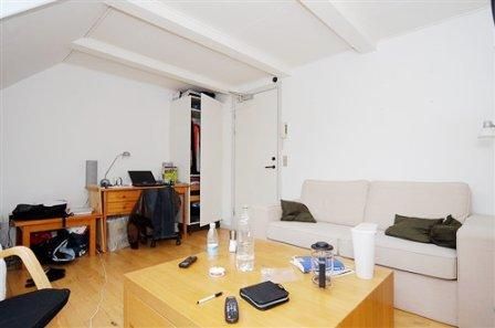 Værelse med fælles bad/toilet og fælles køkken - Photo 1