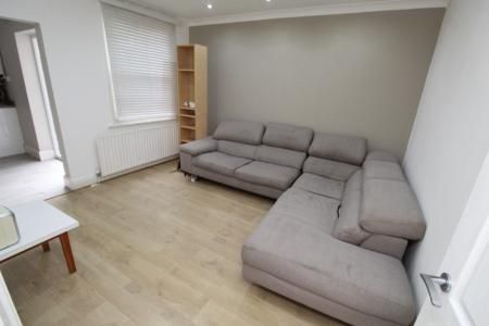 Balfour Road, Lenton, Nottingham, NG7 - Photo 1