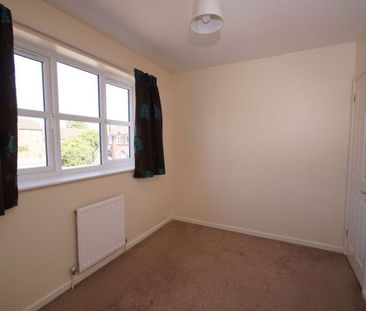 A 2 Bedroom House in Swindon Village GL51 0AP - Photo 6