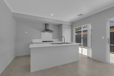 Low Maintenance 4 x 2 in Baldivis - Photo 2