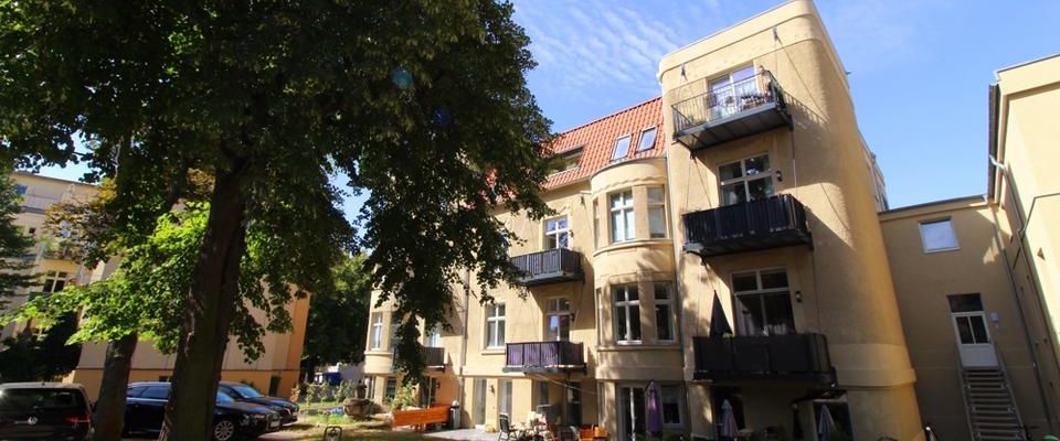 Idyllisches Wohnen in sanierter Gründerzeit- Villa inkl. 2 Zimmer + Balkon + Bad mit Dusche+ Laminat - Foto 1