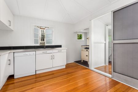 29 Willis Street, Gordon Park. - Photo 4