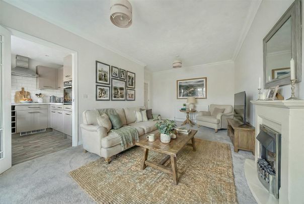 Avonbank Lodge, Newbury - Photo 1