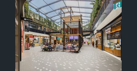 Luxurious 2-Bedroom Apartment with Uninterrupted Water Views in Rhodes Central - Photo 2