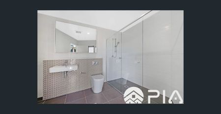 Modern 3 bedroom apartment close to amenities for lease, brand new timber flooring throughout! - Photo 3