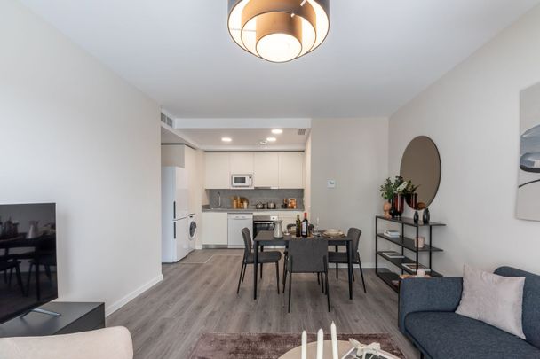 Alquiler de piso en Avenida Octavio Paz, 12 - Photo 1