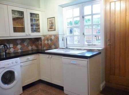 2 bedroom terraced house to rent - Photo 3