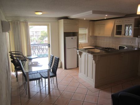 Furnished Apartment in the Heart of Glenelg&excl; - Photo 5