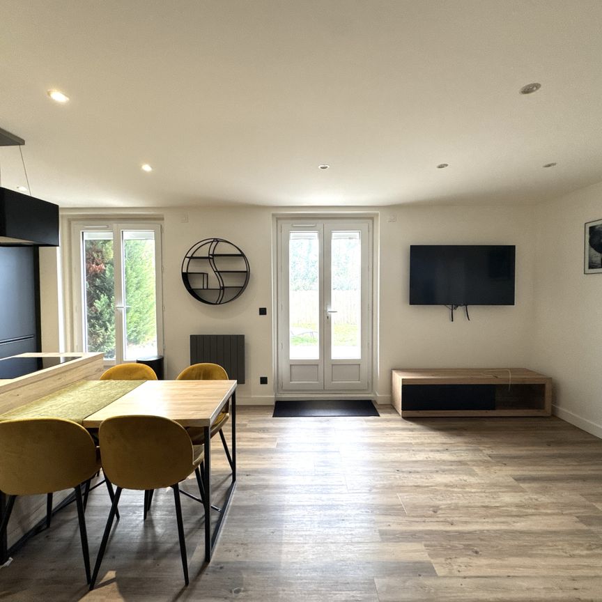 Location Appartement 2 pièces 51m² ST PRIEST EN JAREZ 42270 - Photo 1