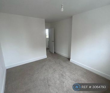 2 bedroom semi-detached house to rent - Photo 3