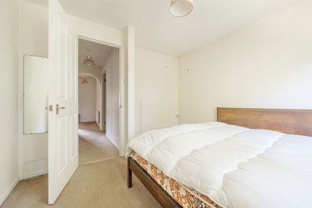 Waverley Road, ENFIELD - Photo 3