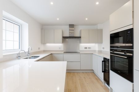 Merrileas Drive, Oxshott, Leatherhead, Surrey, KT22 flat to rent - Photo 4