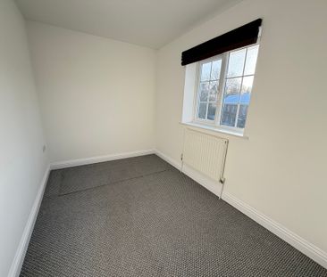 St. Michaels Court, Tettenhall , Wolverhampton - Photo 6