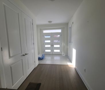 For Lease - 3246 Chimney Swift Crescent, Pickering, Ontario - Photo 6