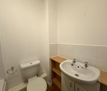 2 bedroom flat to rent - Photo 6
