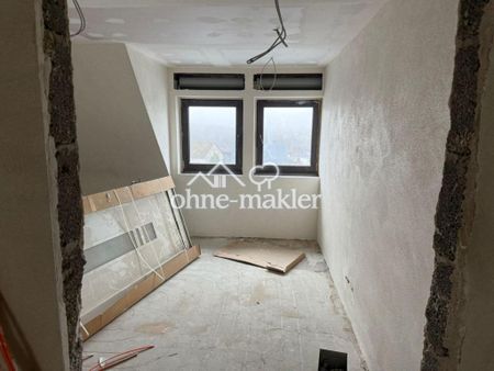 Erstbezug nach Kernsanierung: 4ZKB Dachgeschosswohnung mit Klimaanlage & gehobener Innenausstattung - Photo 5