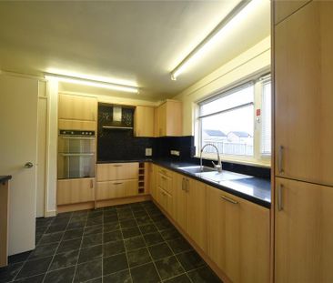 2 bedroom end of terrace house to rent - Photo 4
