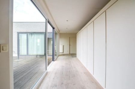 Zeer ruim en modern appartement te huur in Eernegem - Foto 2