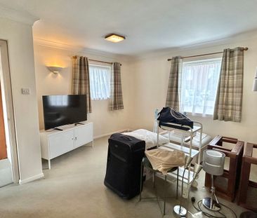 1 bedroom Spacious One Bedroom House to rent - Photo 6