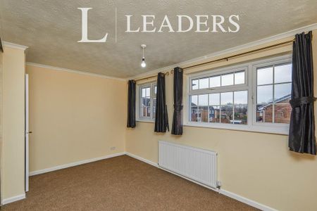 2 bedroom semi-detached house to rent - Photo 5