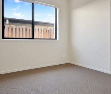 Stunning Family Home in Amity Estate - Photo 5