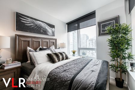 Condo in Downtown Vancouver, BC - Photo 3