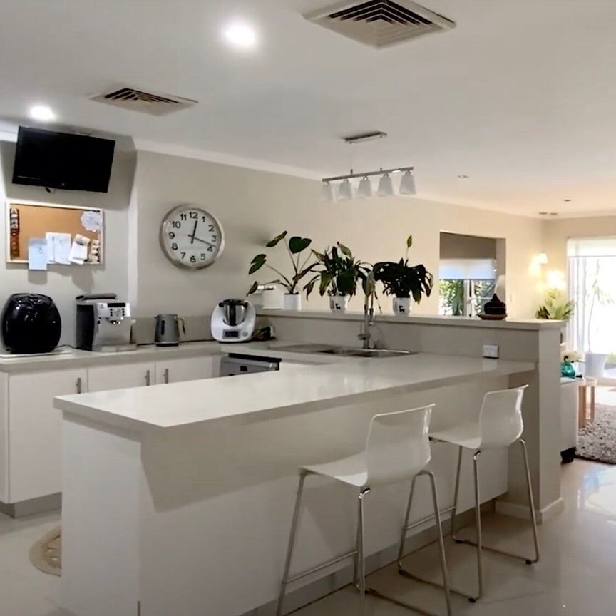 Dianella - Photo 1