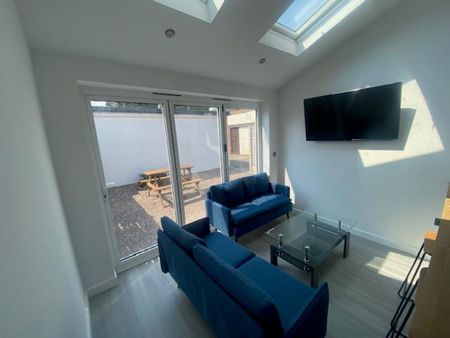 1 bedroom in a house share to rent - Photo 4