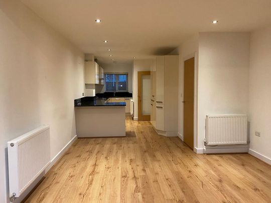 4 bedroom terraced house to rent - Photo 1