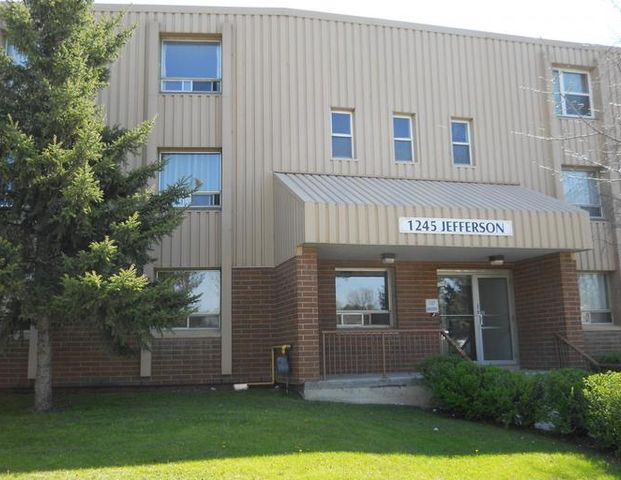 1245 Jefferson Avenue | 1245 Jefferson Ave, Winnipeg - Photo 1