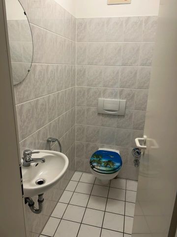 2 Zimmerwohnung Küche, Bad, WC, Stellplatz und Einbauküche - Photo 2
