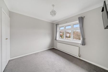 3 bedroom semi-detached house to rent - Photo 5