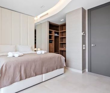 4 bedroom luxury Townhouse for rent in The Golden Mile, Spain - Photo 5