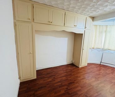 3 Bed Terraced House, Minehead Road, HA2 - Photo 4