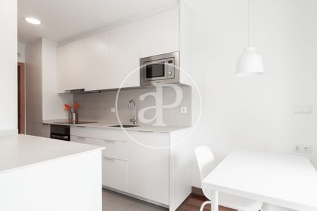 Flat for rent in Avenida Pau Casals (Hospitalet de Llobregat) - Photo 3