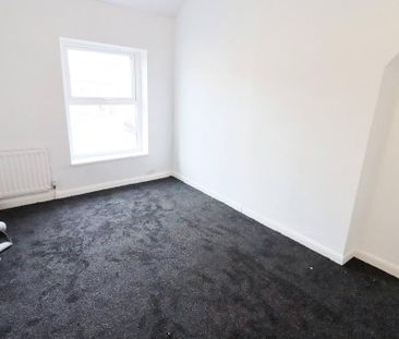 2 bedroom end of terrace house to rent - Photo 3