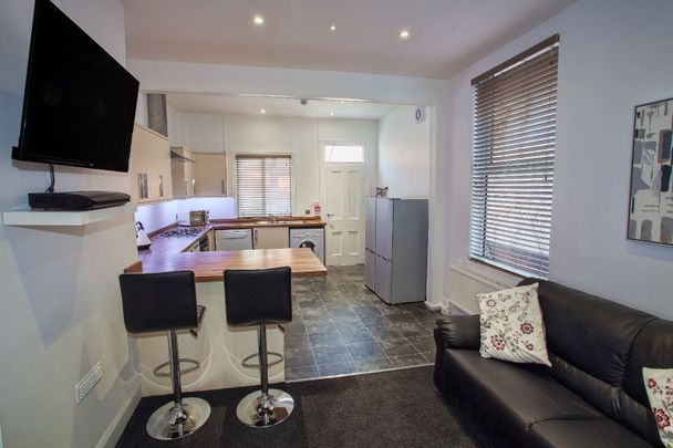 10 Wiverton Road, NG7 6NP, NOTTINGHAM - Photo 1