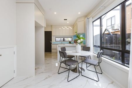 Modern 2 bedrooms townhouse - Photo 2