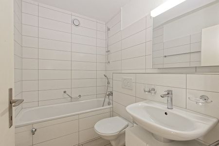 Rent a 3 ½ rooms apartment in Basel - Photo 4