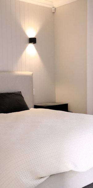 Low maintenance ease with modern flair - Photo 1