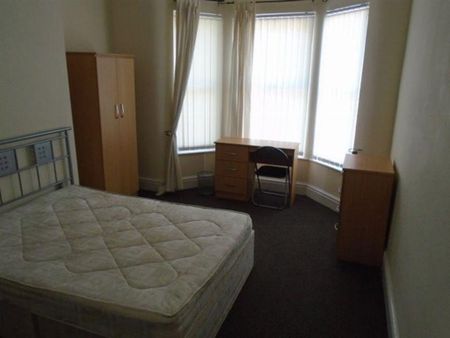 4 bedroom house to rent - Photo 3