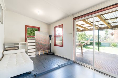 TWO BEDROOM HOME IN GEELONG WEST - Photo 4